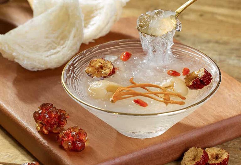 Thời điểm ăn yến tốt nhất trong ngày